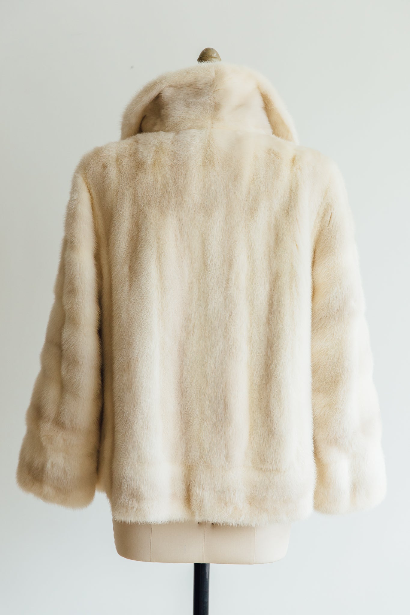 Ellin and Levin Hartford White Mink Fur Coat mkquinlan