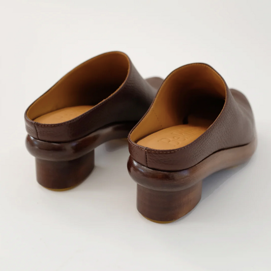 Beklina Low Sedia Clog- Castagna